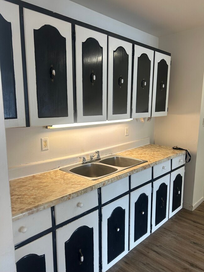 Photo du bâtiment - 221 8th St E