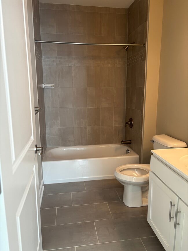 Foto del edificio - Birchwood Commons