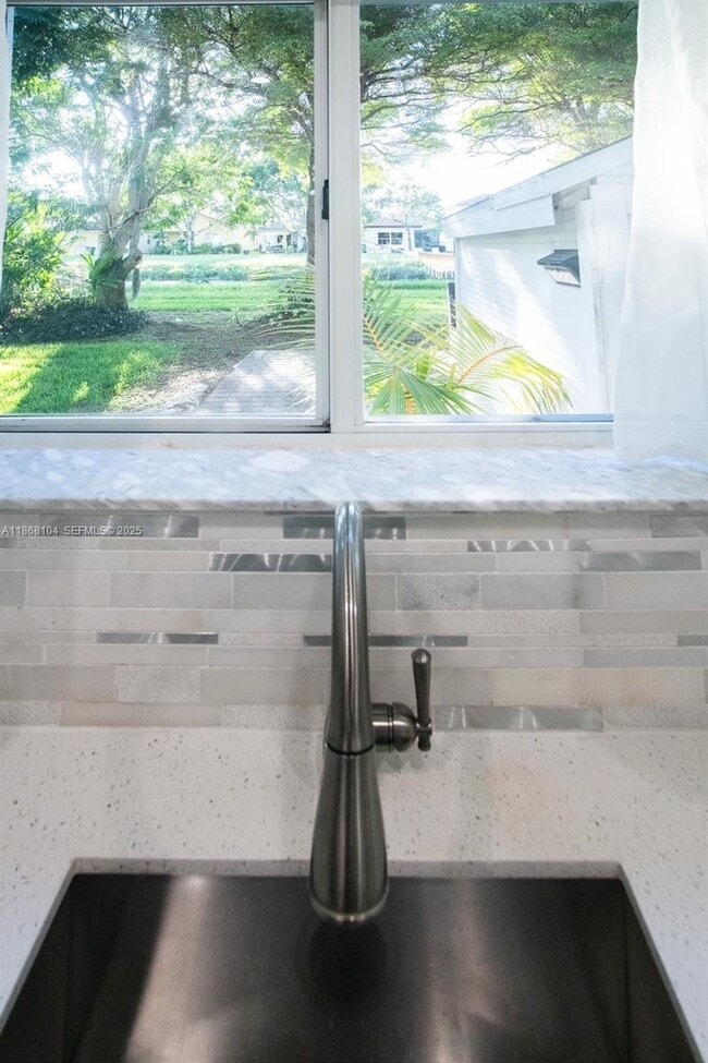 Foto del edificio - 1112 NE 41st Ave