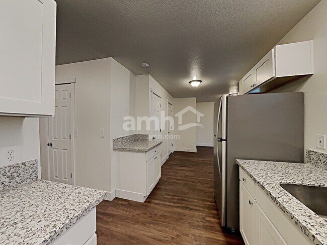 Building Photo - 16949 SW Cashew Way