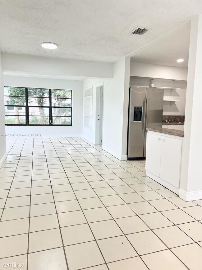 Foto del edificio - 4 br, 2 bath House - 430 SW 31st Ave