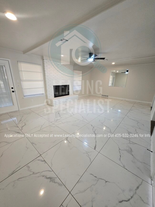 Foto del edificio - Spacious Village 3 Bed 2 Bath Home!