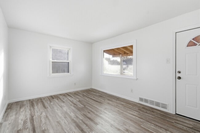 Foto del edificio - 9614 Schaefer Hwy