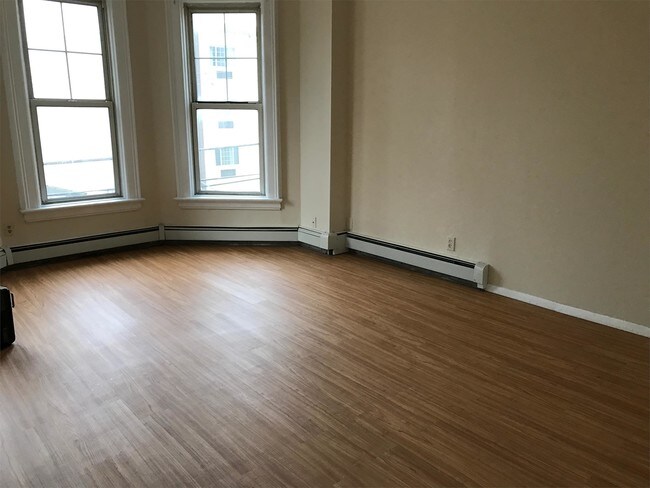 Foto del edificio - 116 Burnet Ave