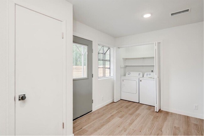 Building Photo - 5804 Cougar Dr