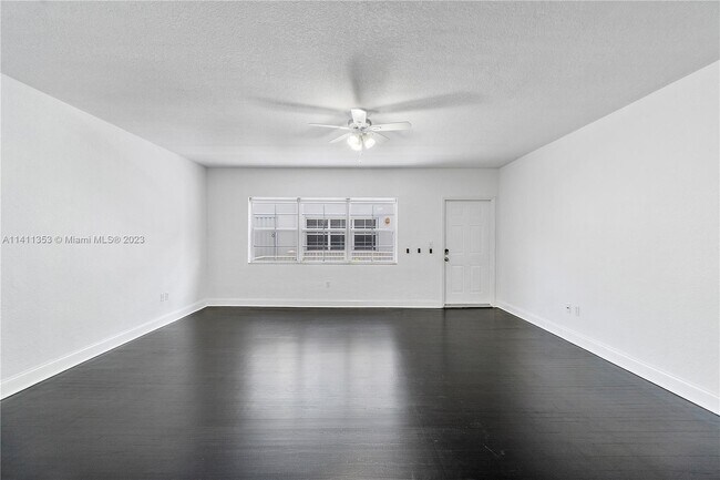 Building Photo - 9745 Bay Harbor Terrace