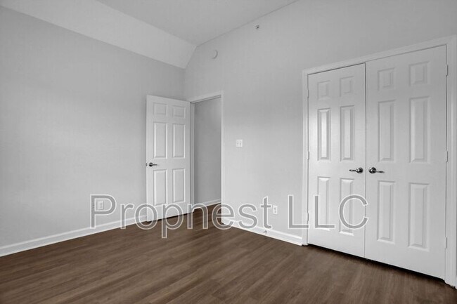 Foto del edificio - 769 Barrington Woods Cove