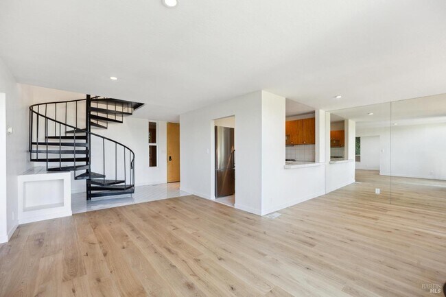 Building Photo - 109 Filbert Ave