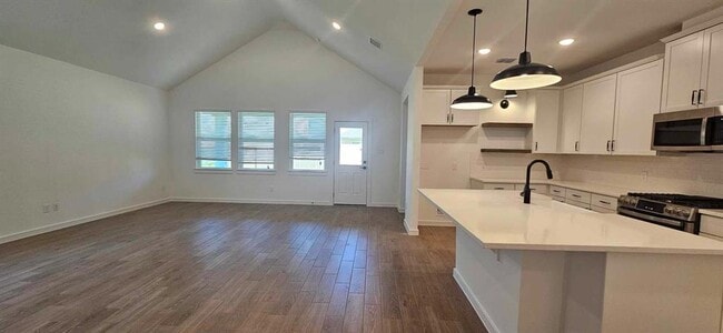 Building Photo - 8426 Tranquil Bay Ct