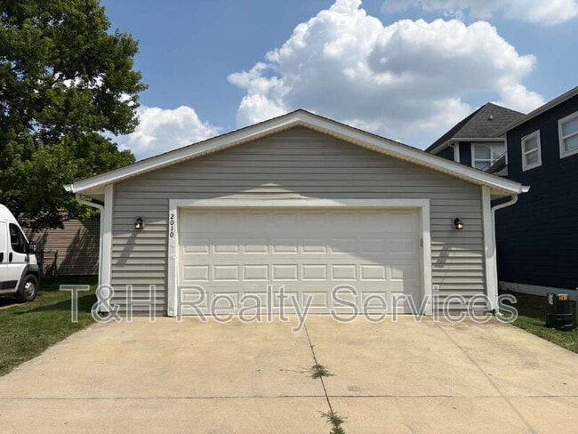 Foto del edificio - 2010 N College Ave