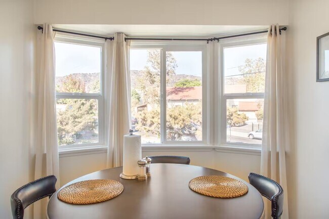 Foto del edificio - 4967 Ellenwood Dr