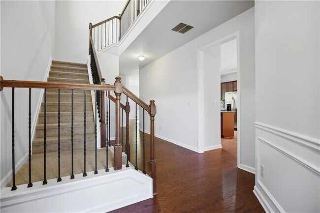 Foto del edificio - 5090 Breezewood Cir