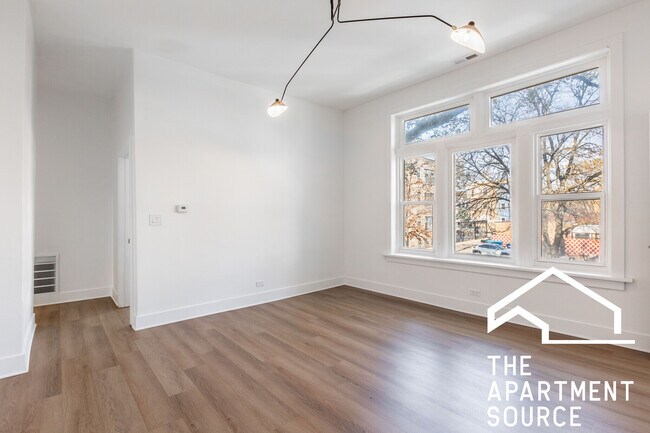 Foto del edificio - 1454 N Kedzie Ave