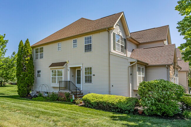 Building Photo - 1 Dewitt Ln