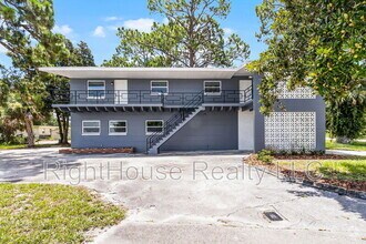 Building Photo - 315 Bayview St