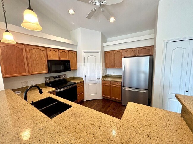 Building Photo - 6471 Range Overlook Heights