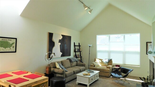 Photo - 1630 S Harbor Way Townhome