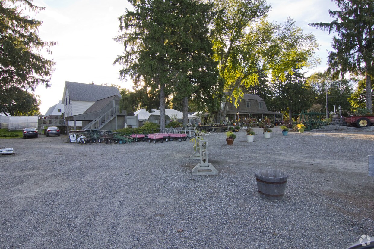 150 Millbury St, Auburn, MA 01501 Apartments in Auburn, MA