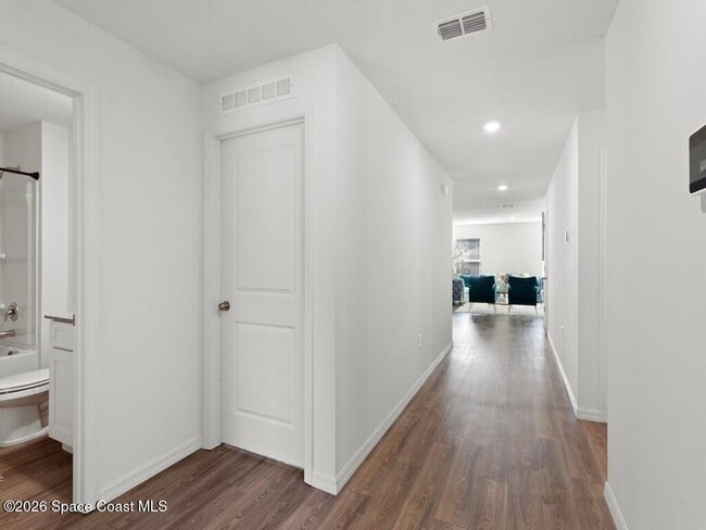 Foto del edificio - 496 Vanguard St SE