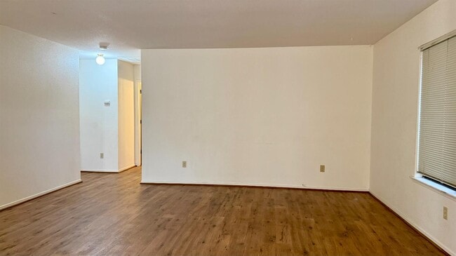 Foto del edificio - 2423 Knowlwood Dr