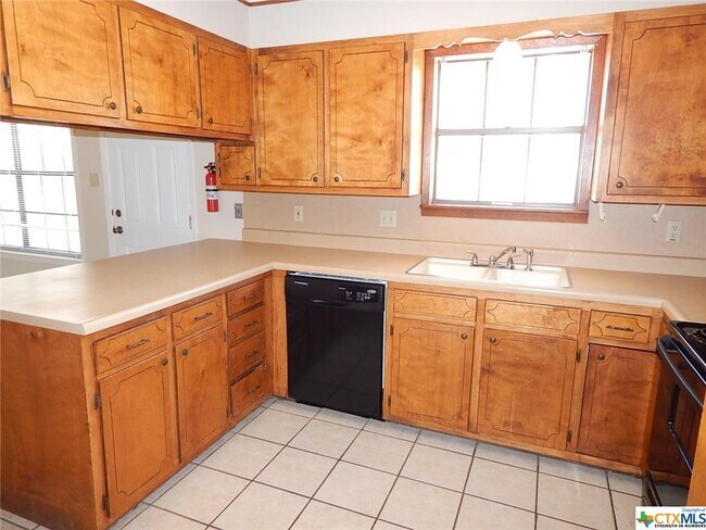 Foto del edificio - 102 Castlewood Dr