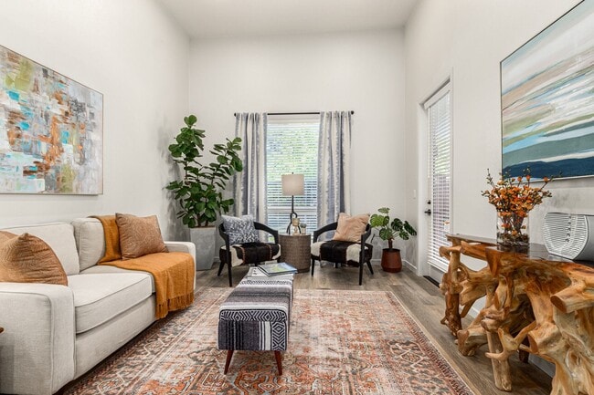 Building Photo - Evara Living