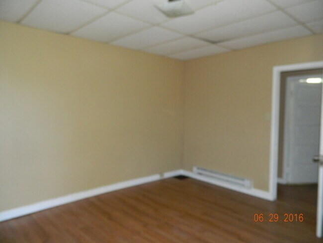 Building Photo - 147 North Ave