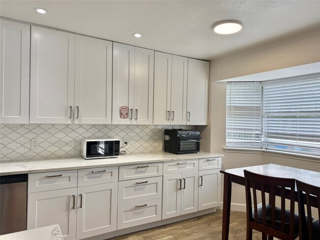 Foto del edificio - 13318 Ascot Glen Ln