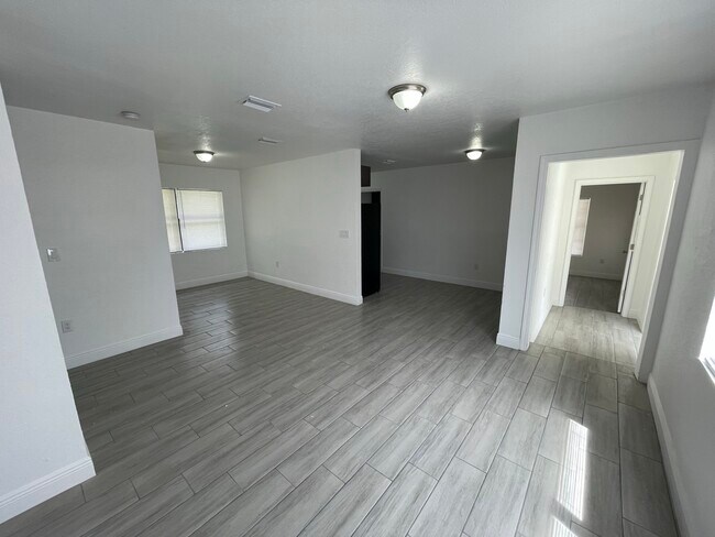 Building Photo - 7722 Downing Cir