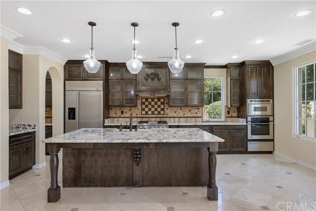 Building Photo - 7 Coastal Oak