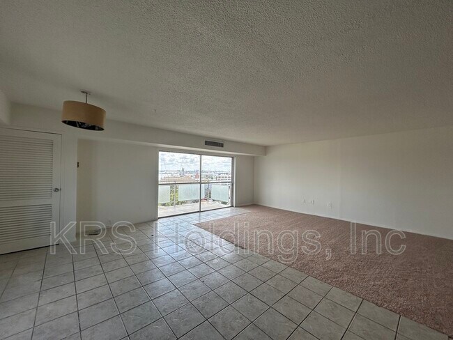 Foto del edificio - 1 Crawford Pkwy