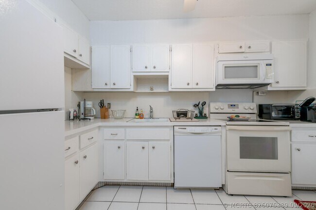 Foto del edificio - 2731 NE 14th St