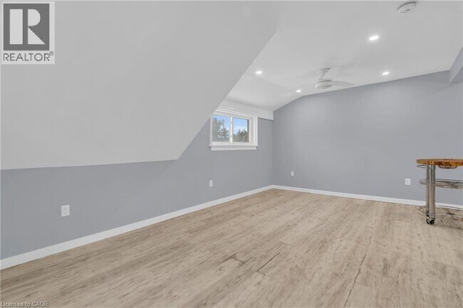 Building Photo - 12 Park St