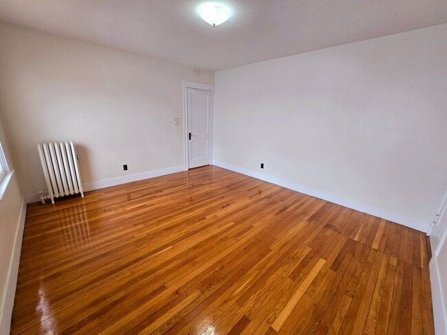 Building Photo - 24 Cushing St