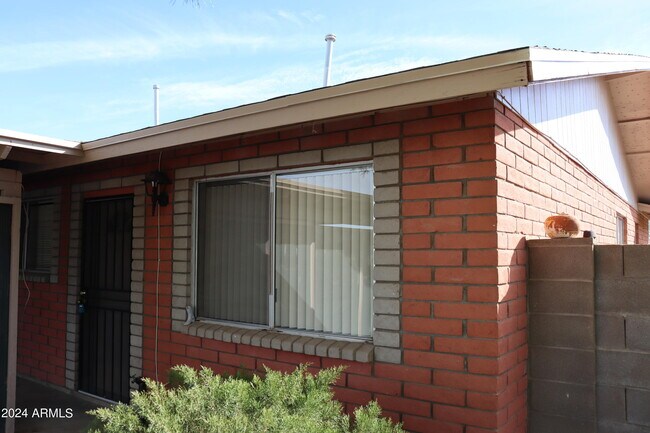 Foto del edificio - 4207 Calle Barona