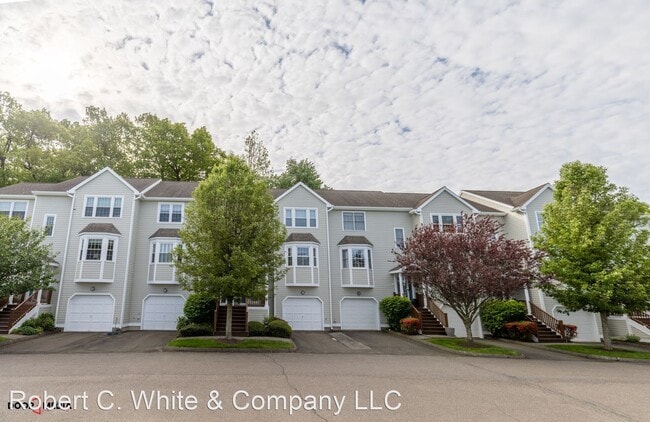 Building Photo - 2 br, 2.5 bath House - 8 Saint Andrews Cir...