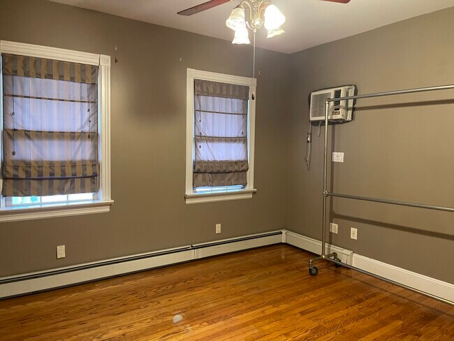 Dormitorio - 87 Mill River Ave
