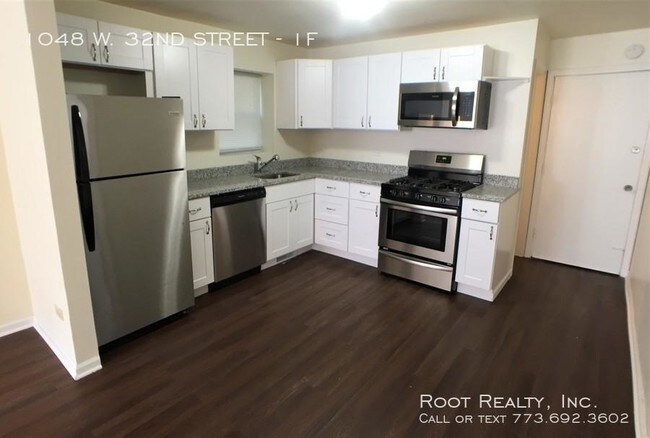 Building Photo - 1 bedroom in CHICAGO IL 60608