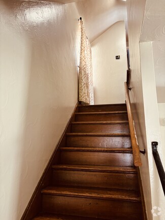 Building Photo - 205 Evaline St