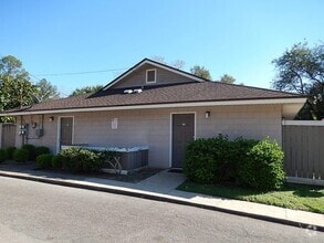 Building Photo - 2241 W Pensacola St