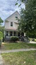 Building Photo - 927 E 146th St