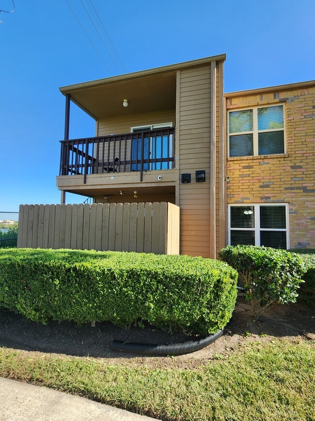 Foto del edificio - 10555 Turtlewood Ct