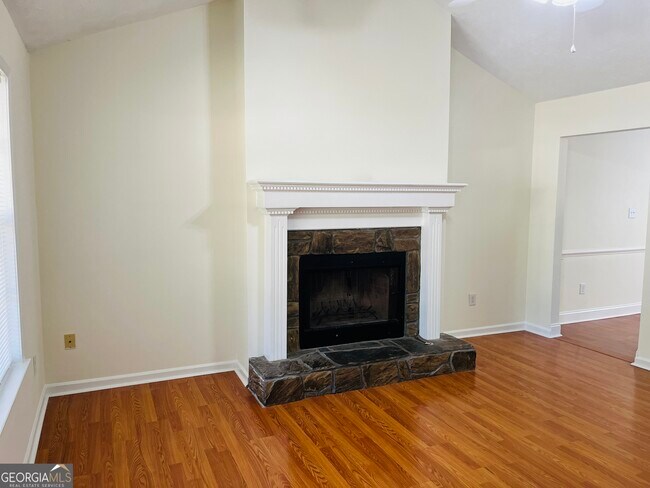 Foto del edificio - 28 Sandstone Dr