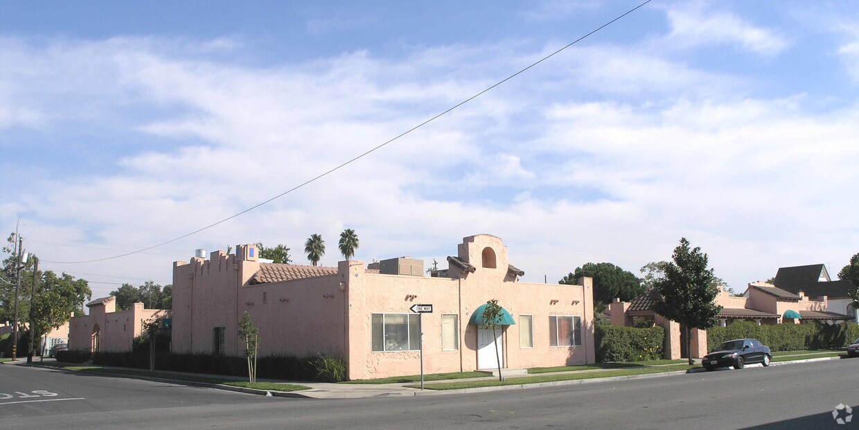 Primary Photo - Casa de Oasis