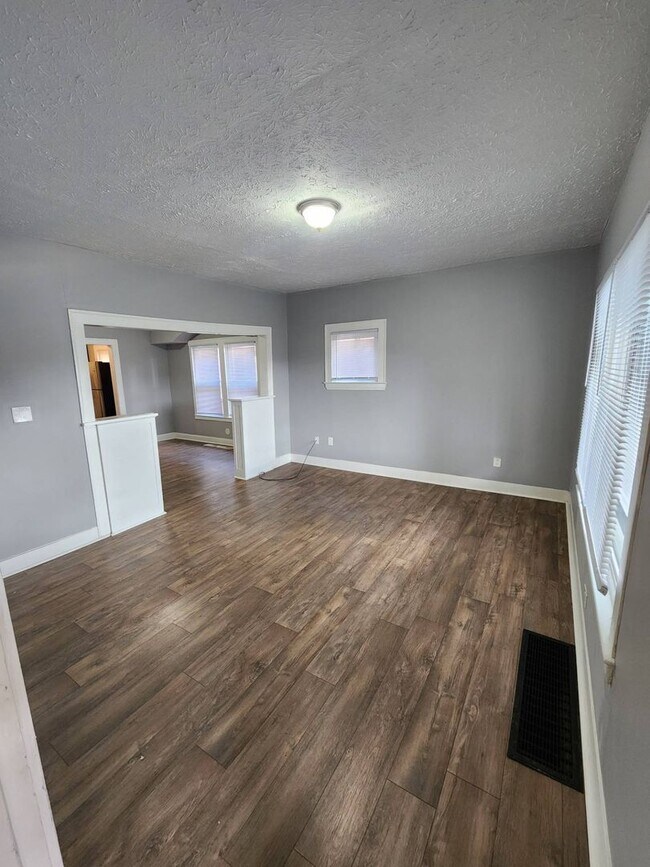 Foto del edificio - 4013 E 131st St