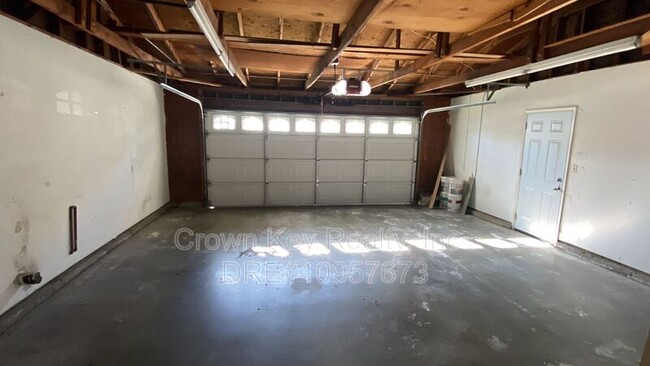 Building Photo - 1550 Griffith Pl
