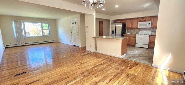Foto del edificio - 100 Hickory Ct