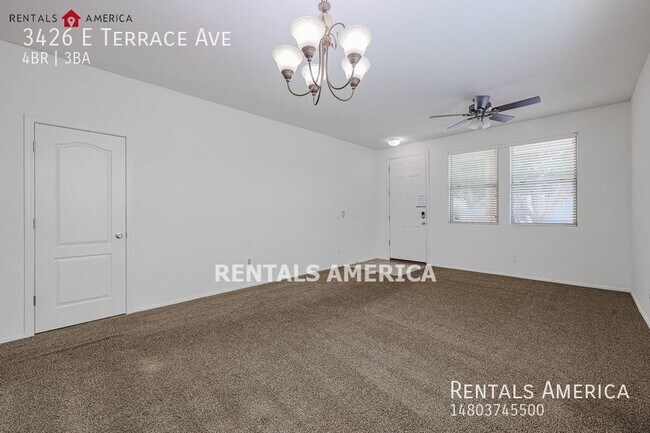 Building Photo - 3426 E Terrace Ave