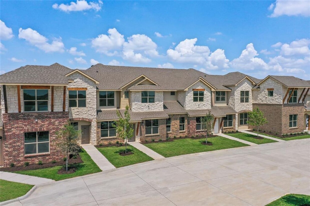 3601 Bonnie Brae St, Argyle, TX 76226 Townhome Rentals in Argyle TX