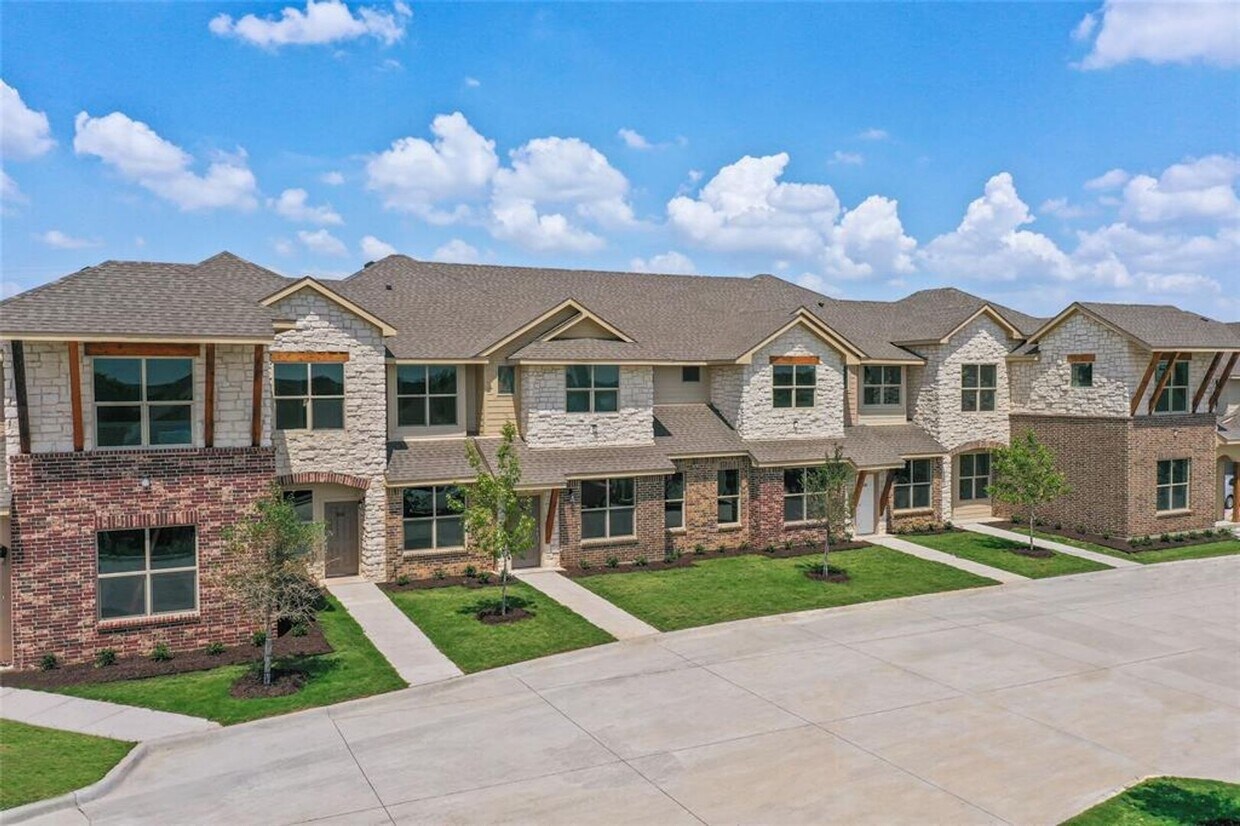 Photo - 3601 S Bonnie Brae - Denton Total Health & Fitness